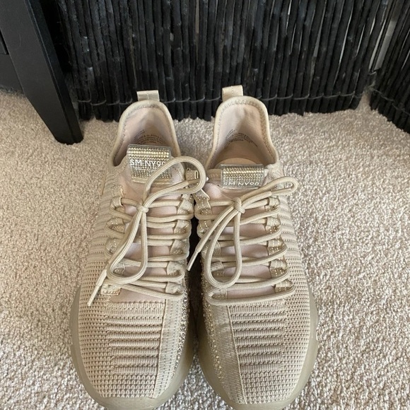 Steve Madden tan sparkly tennis shoes - Picture 5 of 6